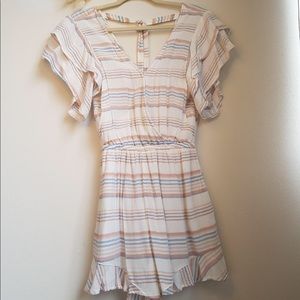 💕3 for $25💕 American Eagle Blush Romper 🤍